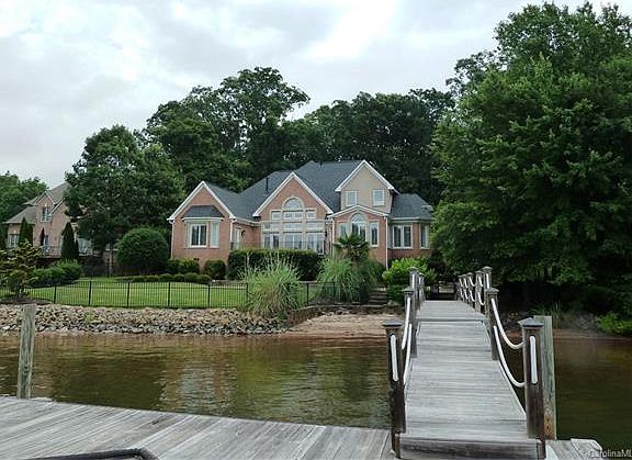 3rd image of 261 Knoxview Ln