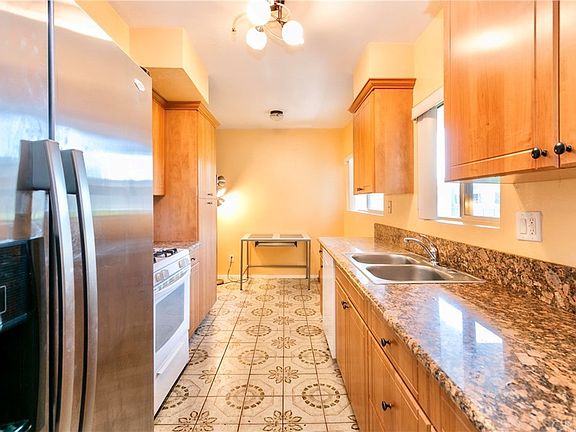 5th image of 6339 Morse Ave APT 307
