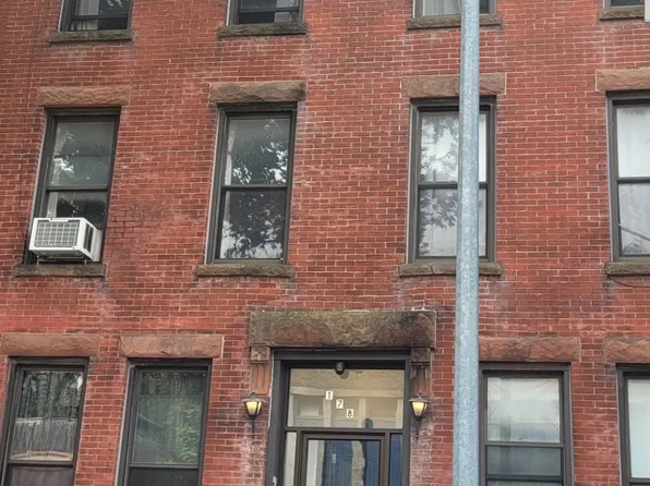 178 Union Street image 2 of 10