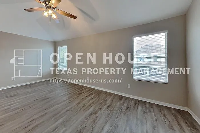 15323 Fir Woods Ln — Photo 22