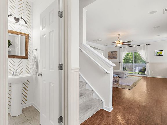 3rd image of 237 Oglethorpe Cir