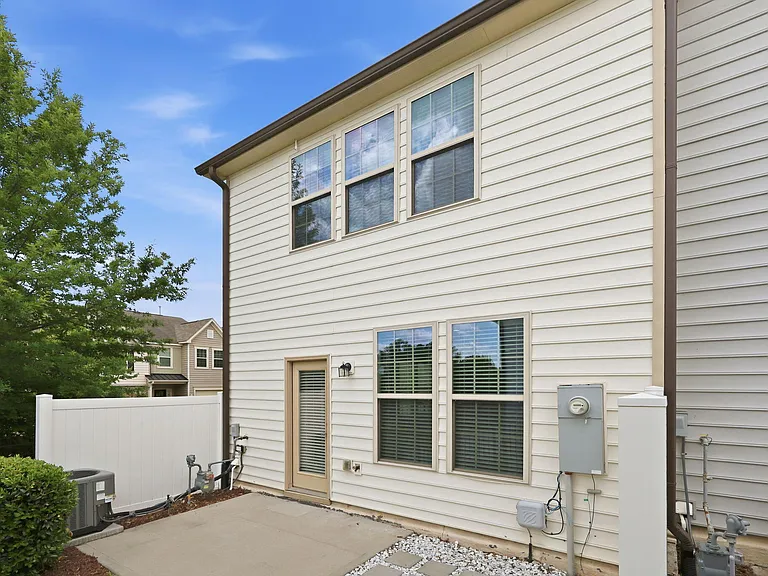 221 Irving Way — Photo 29