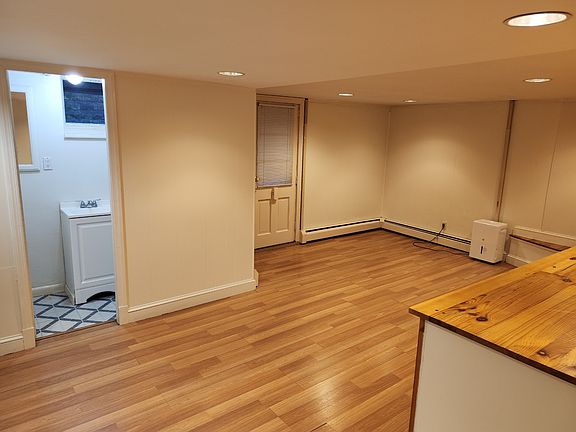 Living room & bathroom