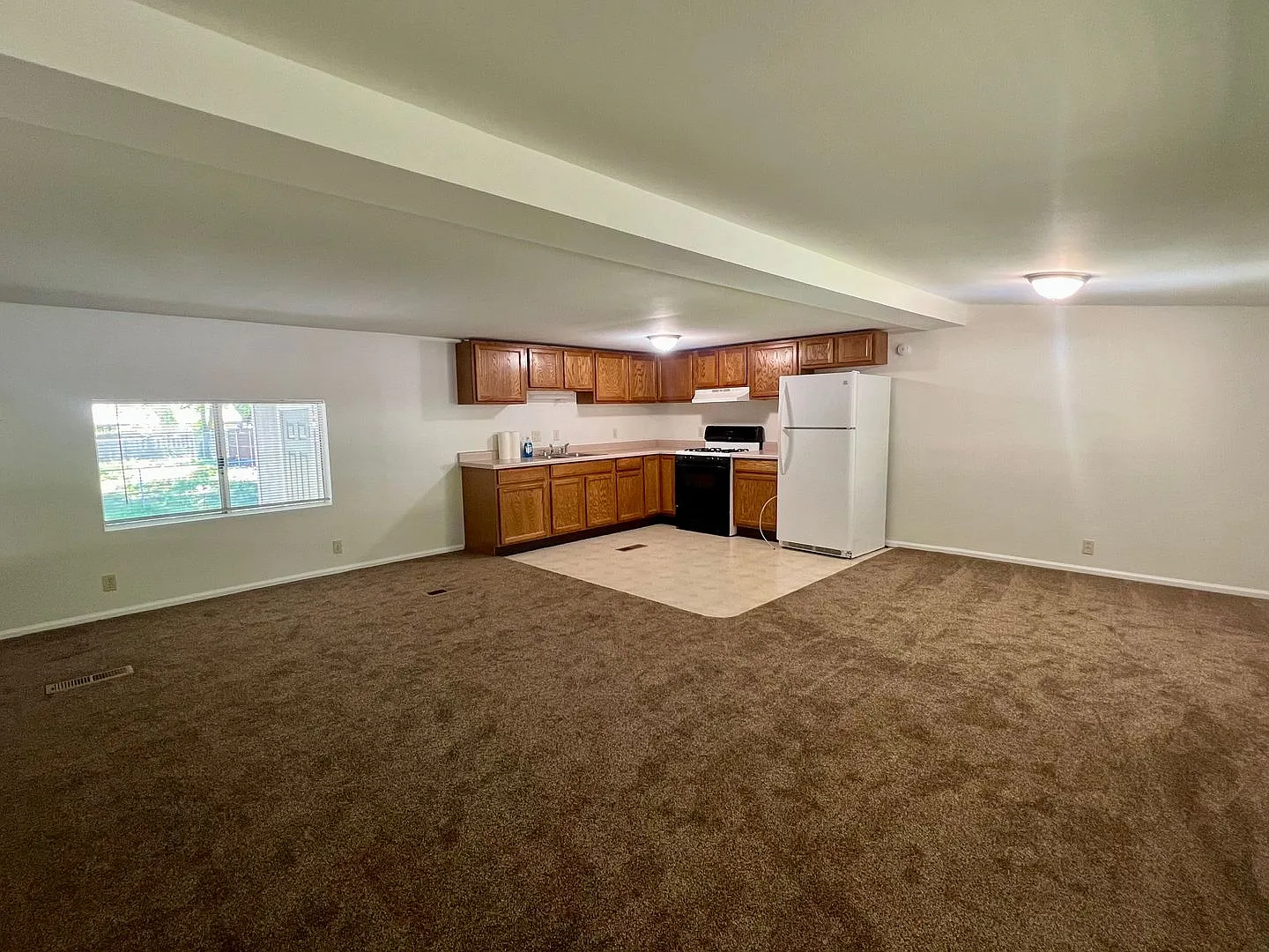 Unfurnished, 1-Year Long-Term Rental — Photo 3