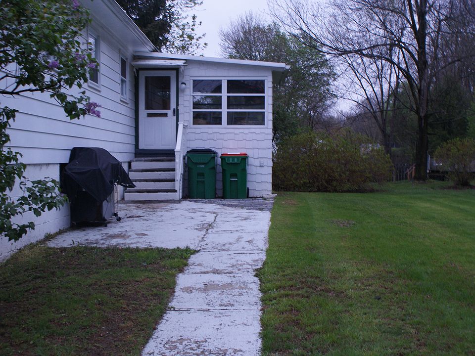 2nd image of 15 Pattie Pl