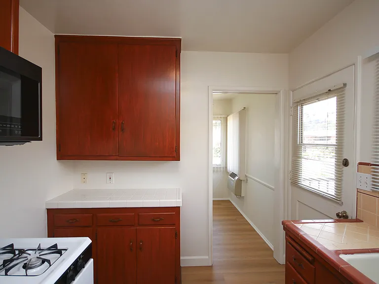116 N Huntington Dr #C — Photo 11