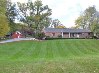 6095 Walsh Rd, Whitmore Lake, MI 48189