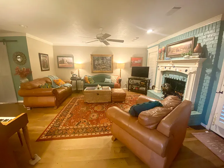 8808 Canterbury Cv — Photo 3