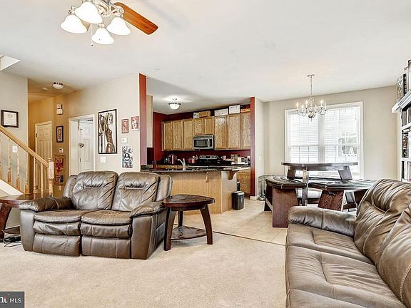 3rd image of 8218 Lexington Dr