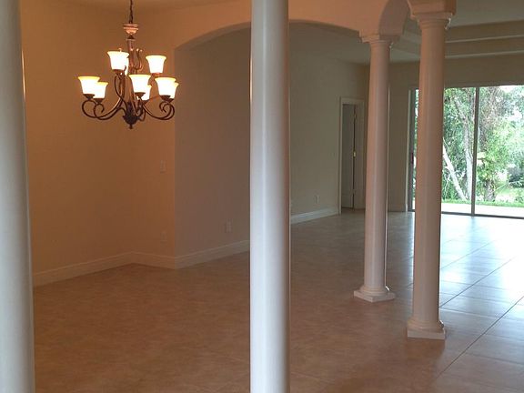 4th image of 1718 Avoca Dr