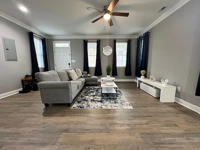 1518 Proescher St — Photo 5