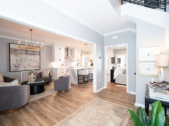 5th image of 419 Van Buren Ave #101