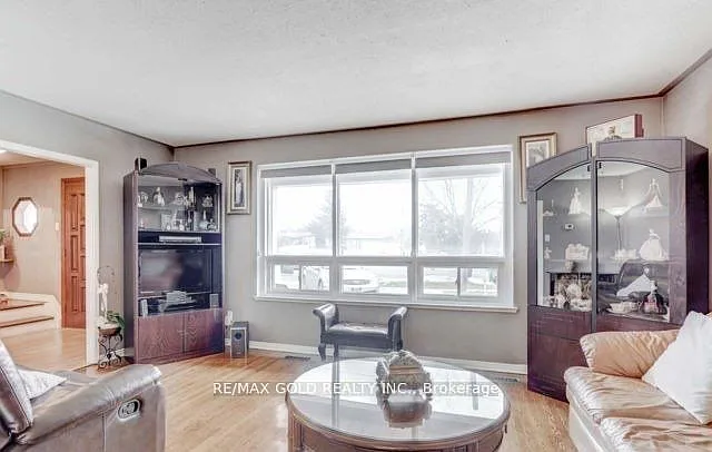 6 Monaco Ct — Photo 5