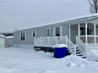 116 Oakleaf Dr, Weedsport, NY 13166