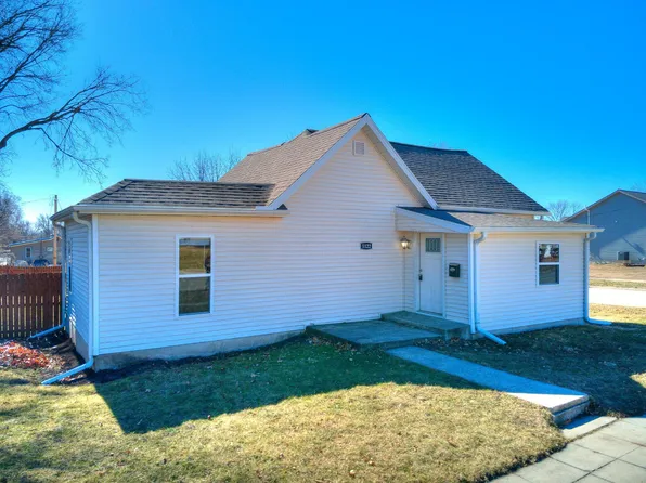 1122 W 1st St, Boone, IA 50036