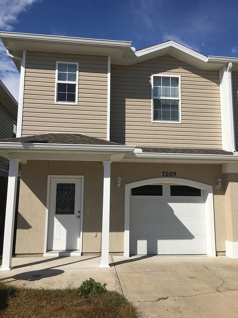 Great Townhome w/Easy Access to Shopping, Dining & Tyndall AFB! — Photo 2