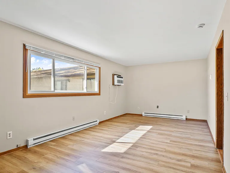 114 W Grant St #2 — Photo 3