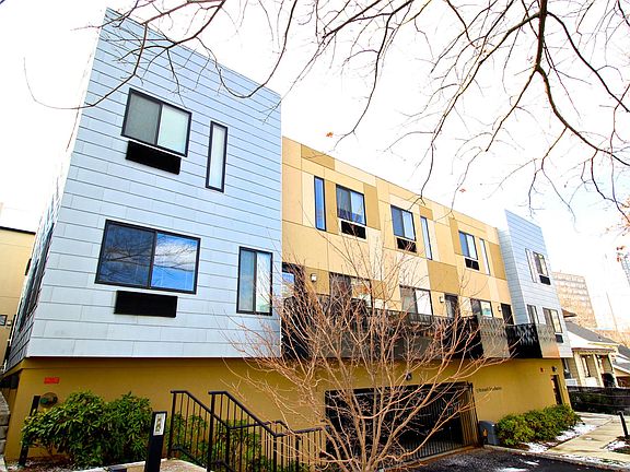2nd image of 17 Dekalb Ave APT 102