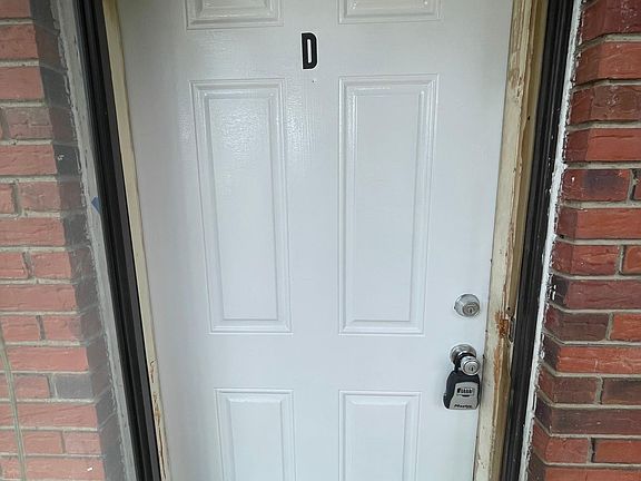 4th image of 409 Park St #D