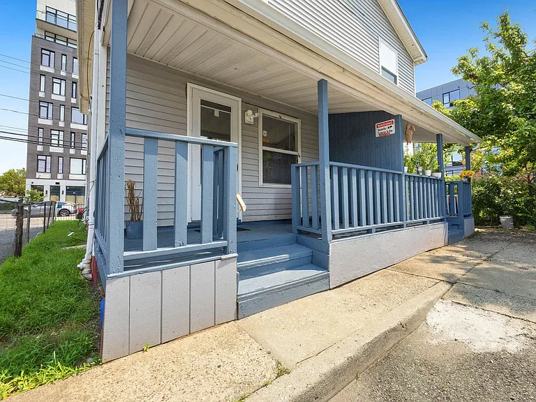 347 Johnston Ave — Photo 21