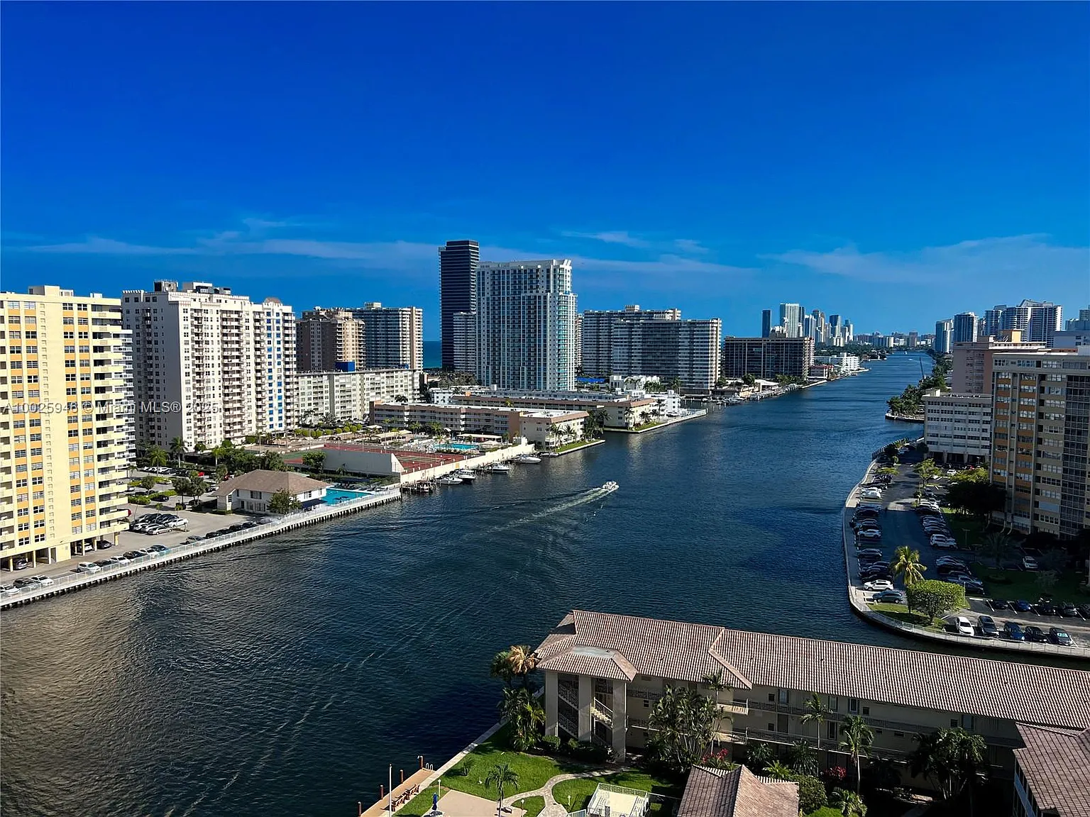 Beachwalk Condominium — Photo 3