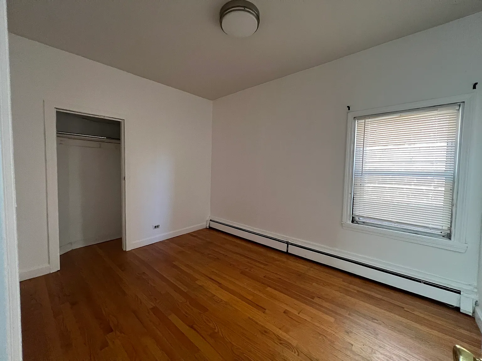 3 bed, 9999 sqft, $3,800 — Photo 4