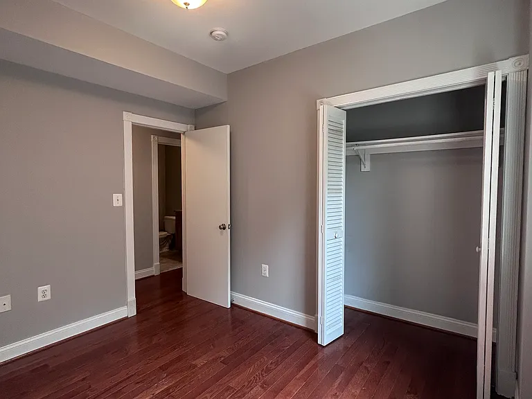 Middle bedroom