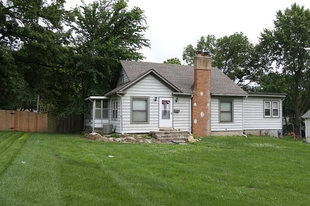1st image of 2727 Windsor Ave