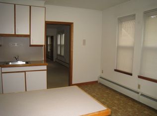 660 High St APT 5, Middletown, CT 06457