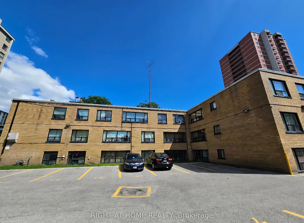 Building Photo - 20 Cosburn Ave #207