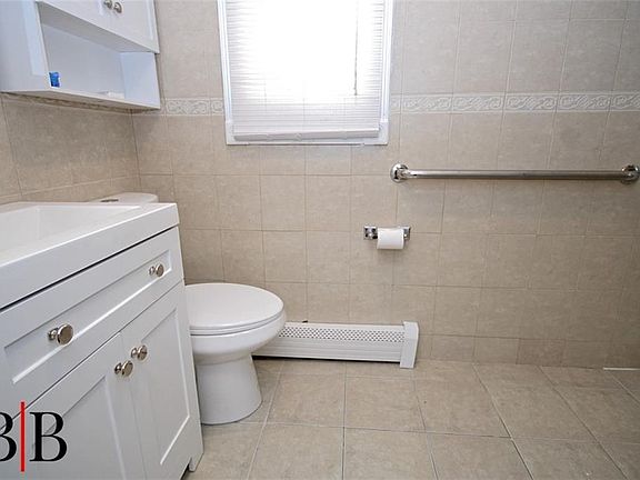 5th image of 65 Oak Ln
