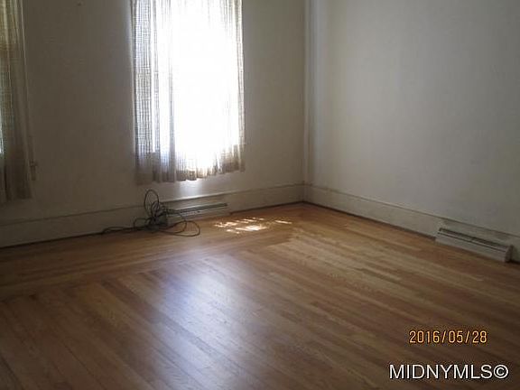 5th image of 92 W Monroe St