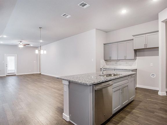 3rd image of 12372 Iveson Dr