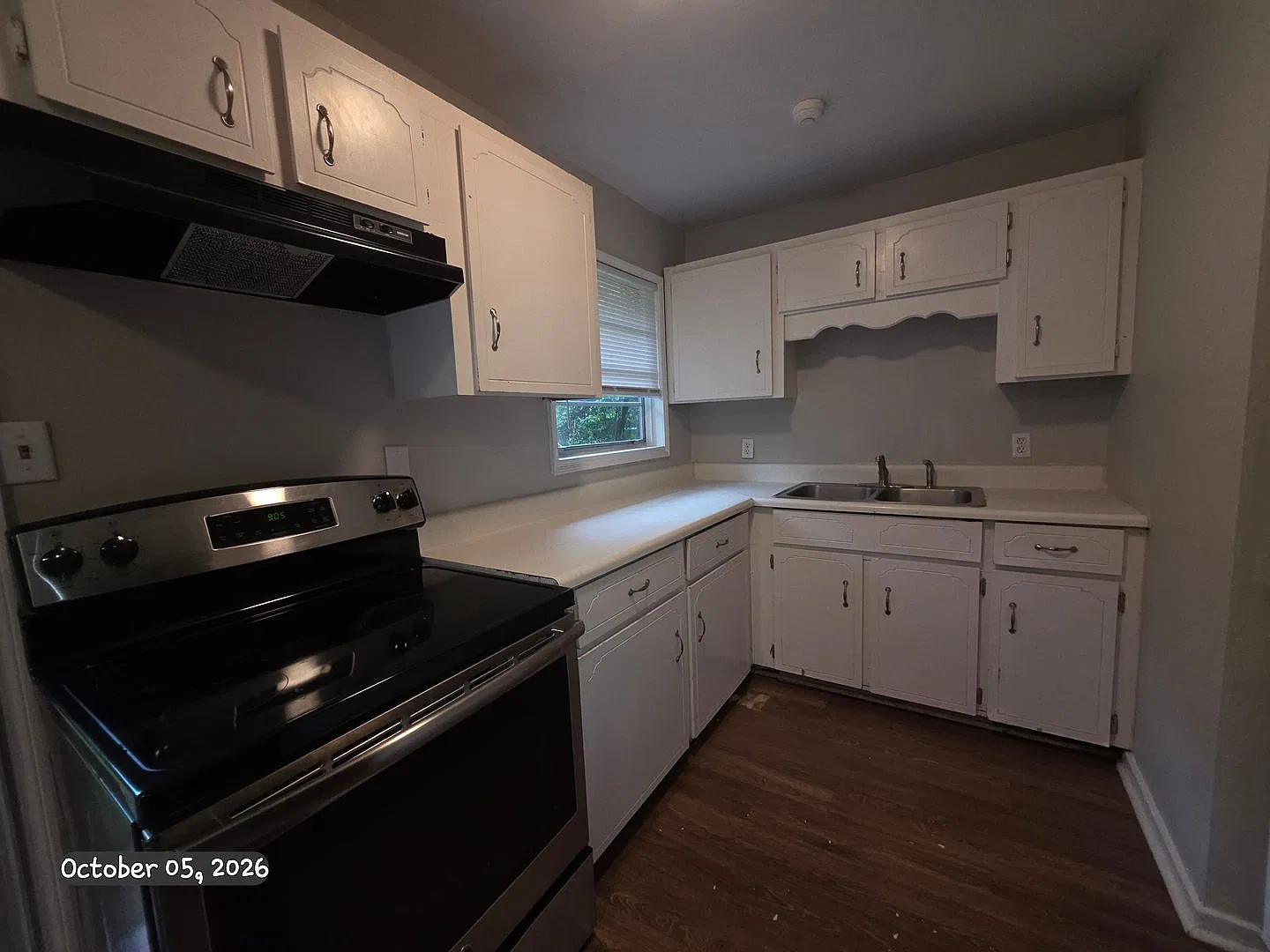 *Available Now* 3 Bedroom 1 bath home with Garage! — Photo 4