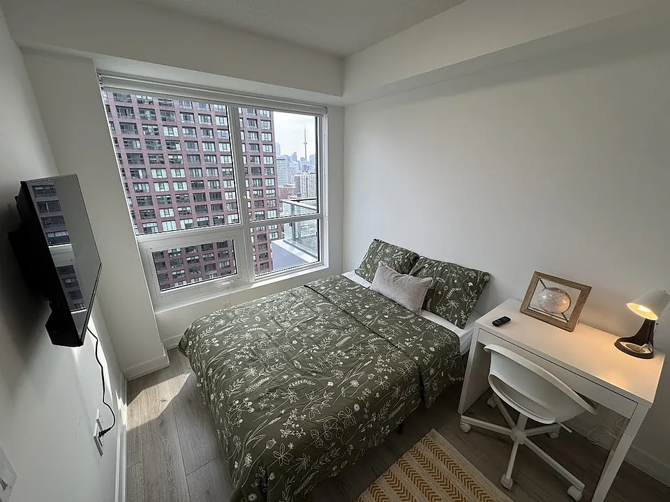 395 Bloor St E #4210A