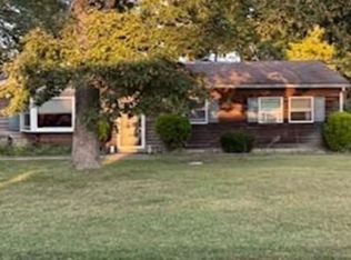 31 Old Saddle Rd, Ridge, NY 11961