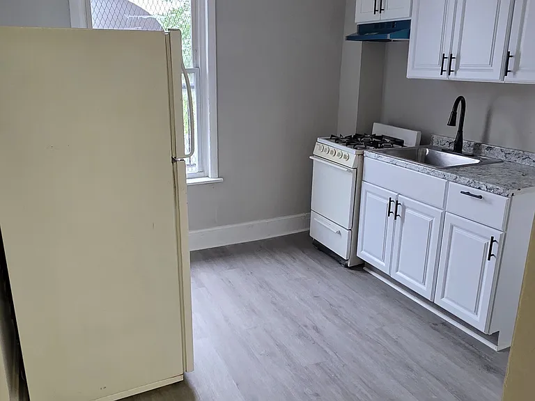 1513 Edmondson Ave #3 — Photo 4