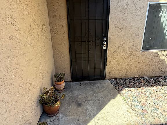 4th image of 4379 Swift Ave #1L
