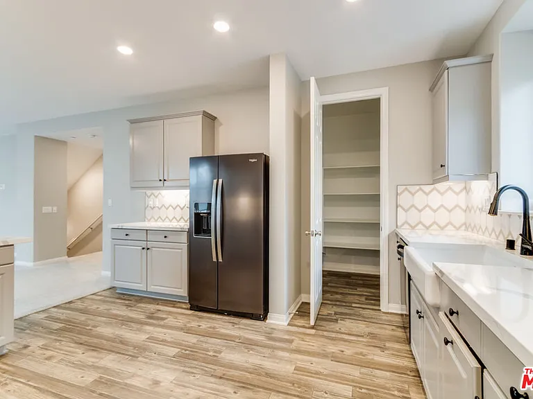 713 Daniel Freeman Cir — Photo 8