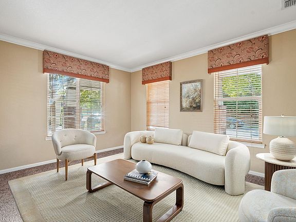 3rd image of 1514 Columbus Rd