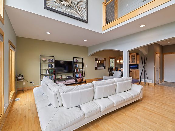 3rd image of 5683 Long Meadow Ct