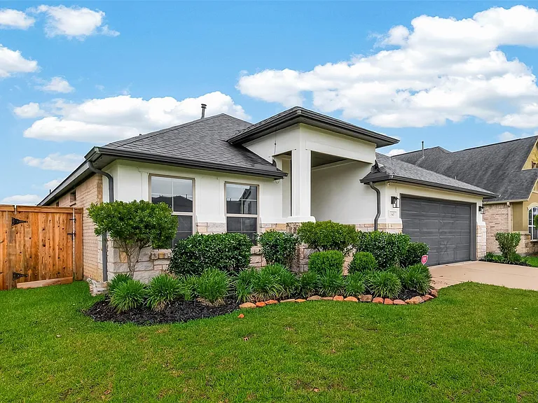 1643 Pickford Knolls Ln — Photo 3