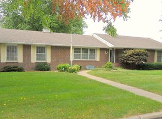 1108 Crestview Dr, Maryville, MO 64468
