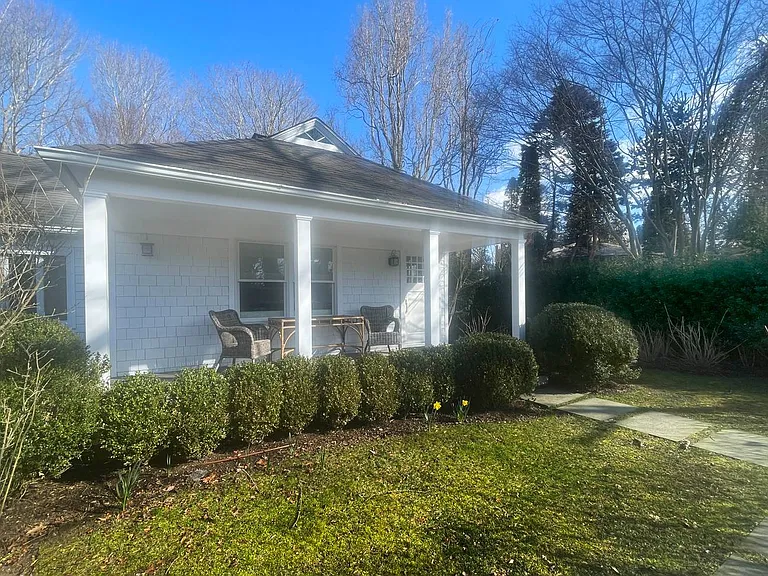 139 Herrick Rd — Photo 2