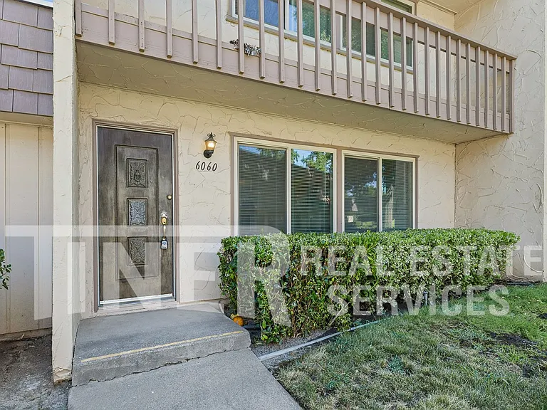 6060 Via Casitas — Photo 4