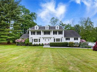 4 Apache Cir, Goldens Bridge, NY 10536