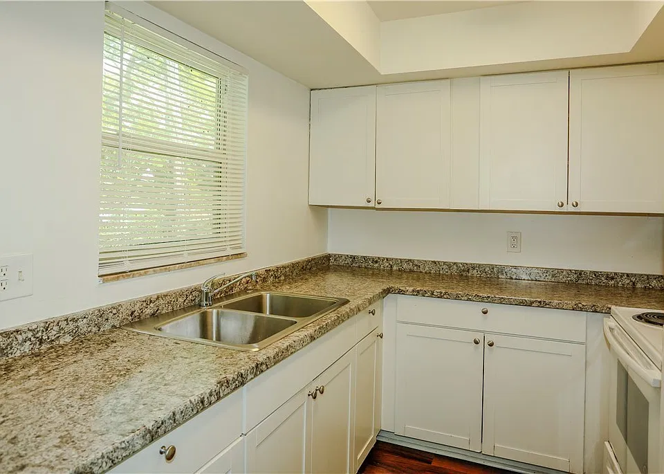 4331 Glenwood Ave #8