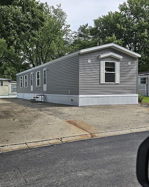 1st image of 3205 Trudy Dr
