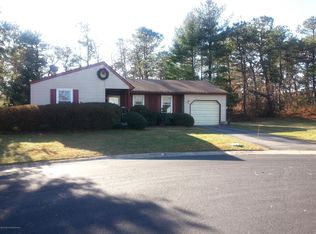 5 Rutland Ct, Manchester Township, NJ 08759