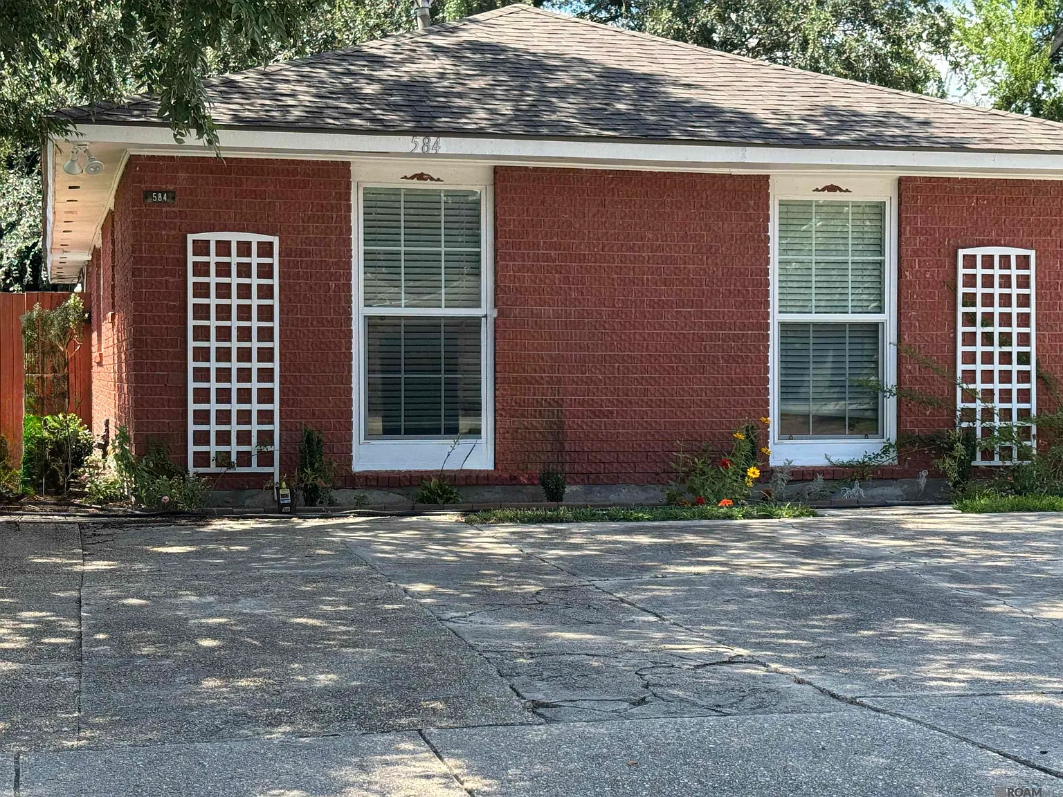 2 bed, 1000 sqft, $1,250 — Photo 1
